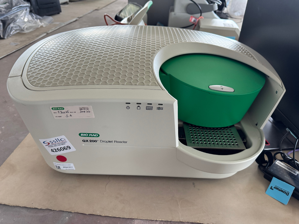 Image of Bio-Rad QX200 Droplet Reader